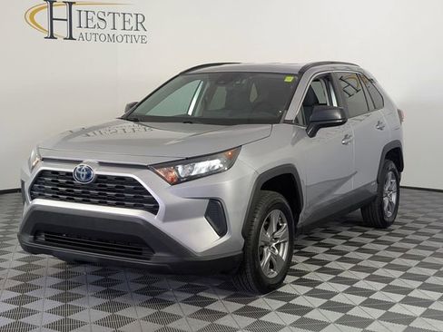 Used 2022 Toyota RAV4 LE image 4