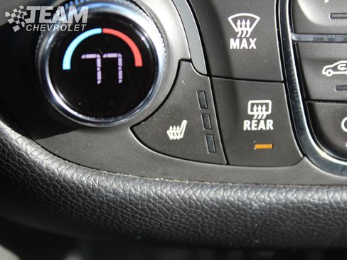 Used 2020 Chevrolet Equinox LT w/ Driver Convenience Package image 17