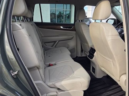 Used 2025 Volkswagen Atlas SE FWD image 17