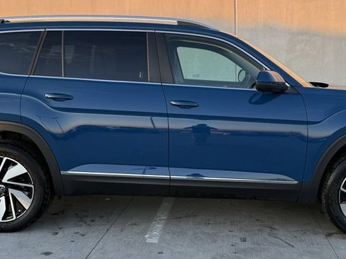 Used 2025 Volkswagen Atlas SEL image 3