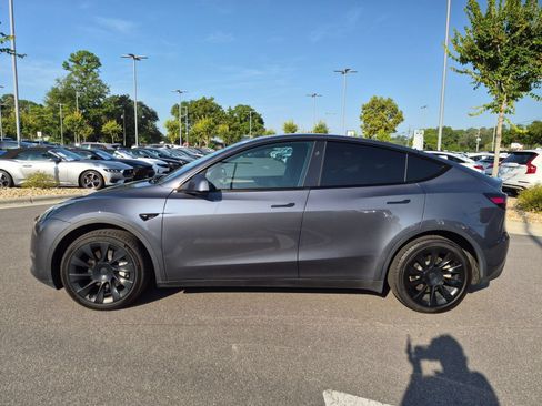 Used 2023 Tesla Model Y Long Range AWD/4WD image 6