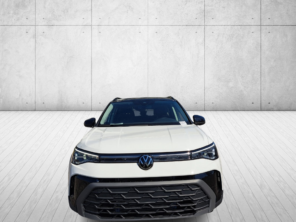New 2026 Volkswagen Taos SE FWD image 2