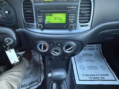 Used 2009 Hyundai Accent SE w/ Premium Equipment Pkg 4 image 14