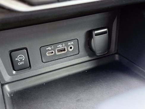 Used 2025 Nissan Sentra SV w/ Trunk Package FWD image 59