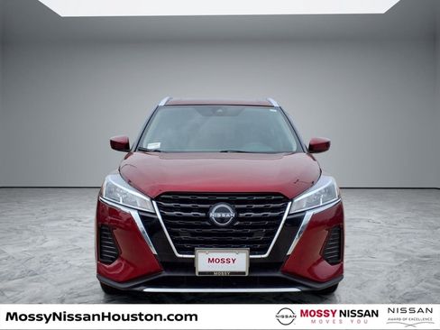 Used 2022 Nissan Kicks SV FWD image 3
