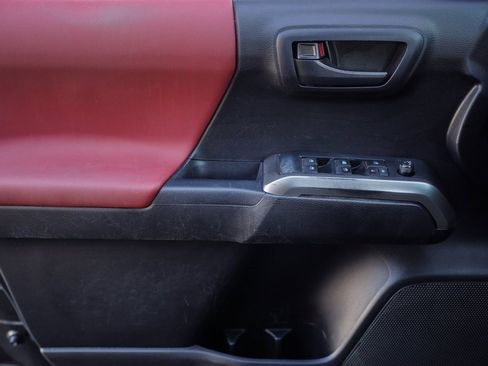 Used 2021 Toyota Tacoma SR5 image 33