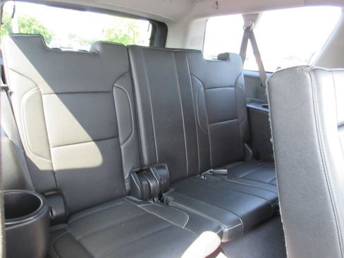 Used 2019 GMC Yukon XL SLT w/ Open Road Package AWD/4WD image 27
