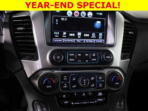 Used 2018 Chevrolet Suburban LT image 19