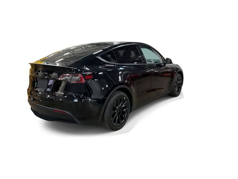 Certified 2023 Tesla Model Y Long Range AWD/4WD image 6