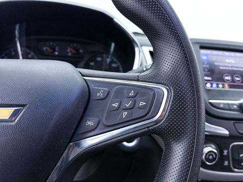 Used 2021 Chevrolet Equinox LS w/ LS Convenience Package FWD image 26