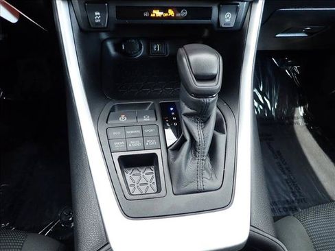 Certified 2023 Toyota RAV4 LE AWD/4WD image 19