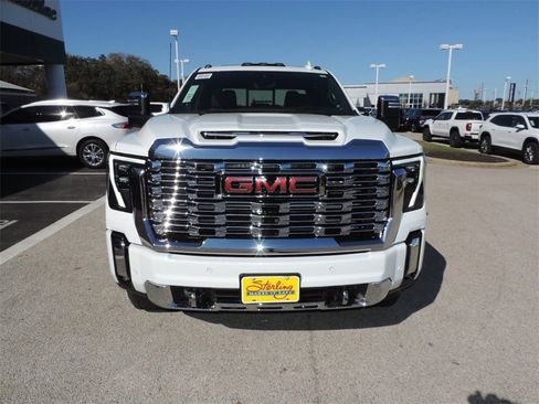 New 2026 GMC Sierra 2500 Denali w/ Denali Reserve Package image 3