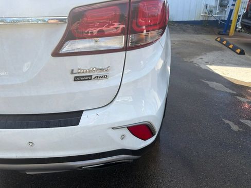 Used 2018 Hyundai Santa Fe Limited AWD/4WD image 6