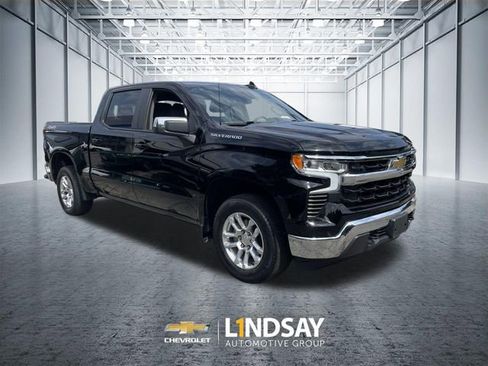Used 2023 Chevrolet Silverado 1500 LT AWD/4WD image 2