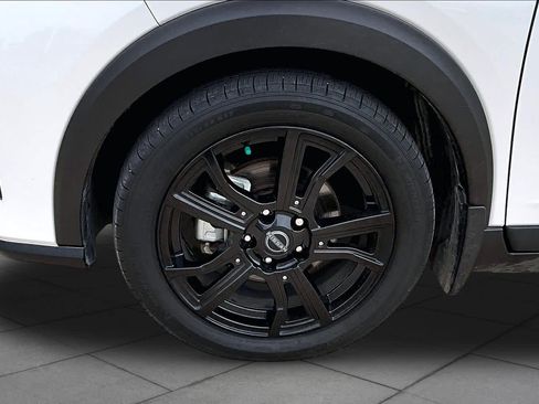 Used 2022 Nissan Kicks SR w/ Premium Package FWD image 9