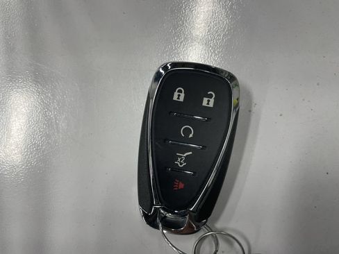 Used 2023 Chevrolet Traverse Premier AWD/4WD image 19
