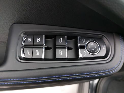 Used 2025 Porsche Macan image 29