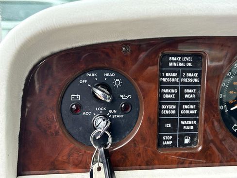 Used 1987 Rolls-Royce Silver Spur image 16