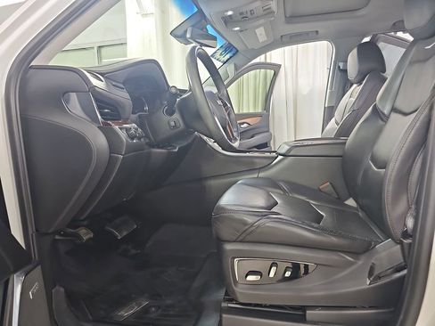 Certified 2018 Cadillac Escalade ESV Luxury AWD/4WD image 21