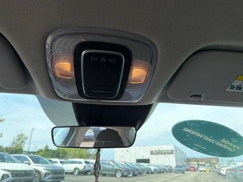 Certified 2025 Hyundai Elantra SE FWD image 18