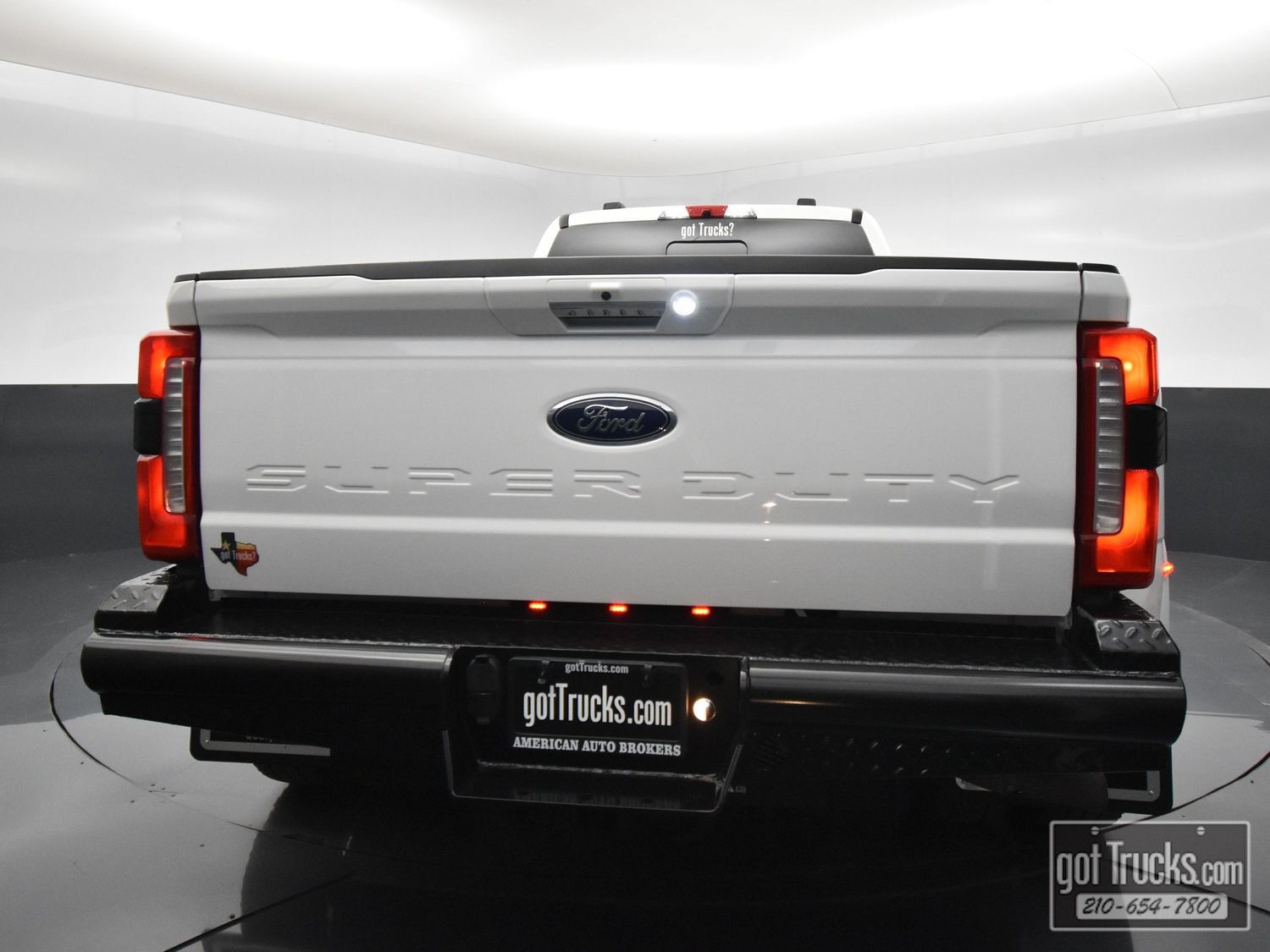 Used 2024 Ford F350 Lariat w/ Lariat Ultimate Package AWD/4WD image 6