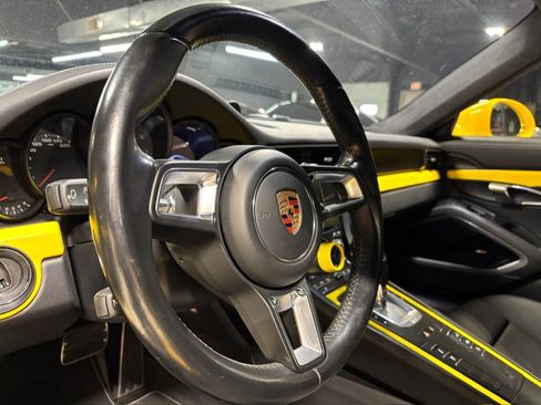 Used 2018 Porsche 911 Carrera S image 10