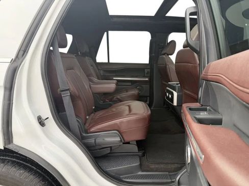 Used 2023 Ford Expedition Limited image 32