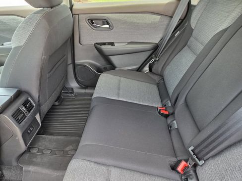 Used 2022 Nissan Rogue SV FWD image 25