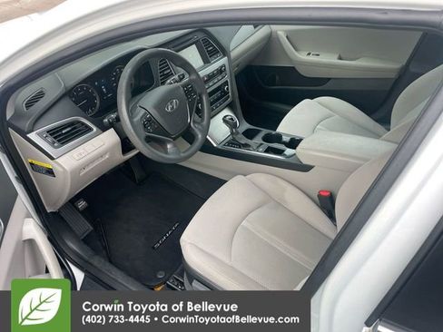 Used 2017 Hyundai Sonata SE w/ Cargo Package image 12