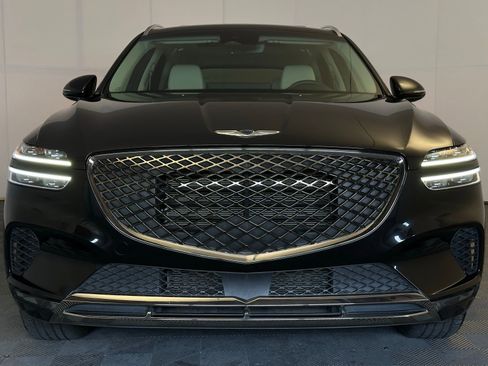 Used 2022 Genesis GV70 2.5T w/ Select Package AWD/4WD image 23