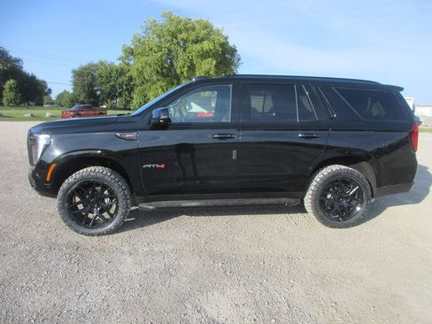 New 2026 GMC Yukon AT4 AWD/4WD image 7