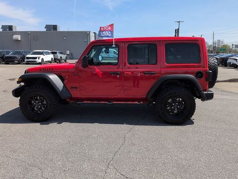 Used 2025 Jeep Wrangler Willys image 4
