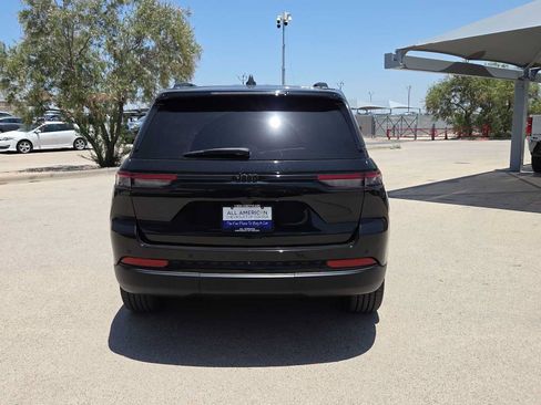 Used 2024 Jeep Grand Cherokee Altitude AWD/4WD image 7