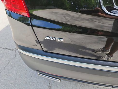 Used 2018 Cadillac XT5 Luxury image 8