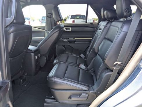 Used 2020 Ford Explorer XLT w/ Equipment Group 202A AWD/4WD image 14