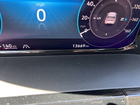 Certified 2025 Volkswagen Atlas Cross Sport SE w/ Panoramic Sunroof Package image 21