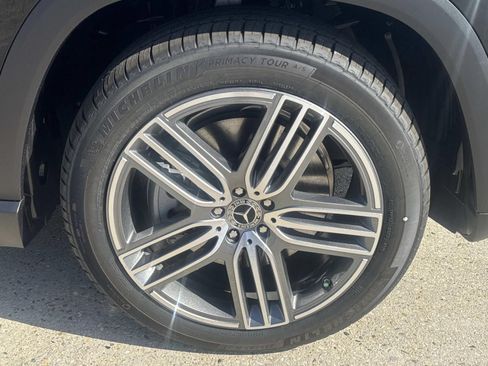 New 2026 Mercedes-Benz GLS 450 4MATIC image 3