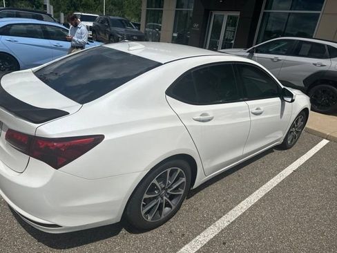 Used 2017 Acura TLX V6 w/ Technology Package FWD image 5