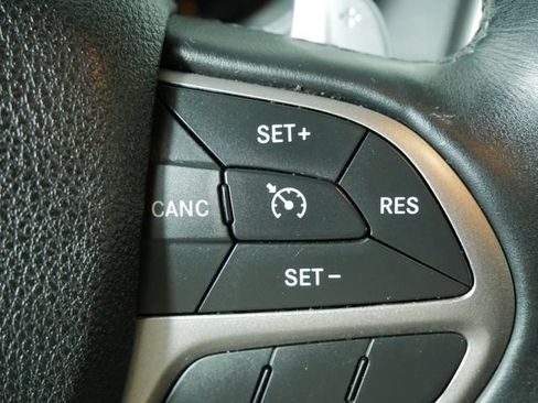 Certified 2017 Jeep Grand Cherokee Altitude AWD/4WD image 25