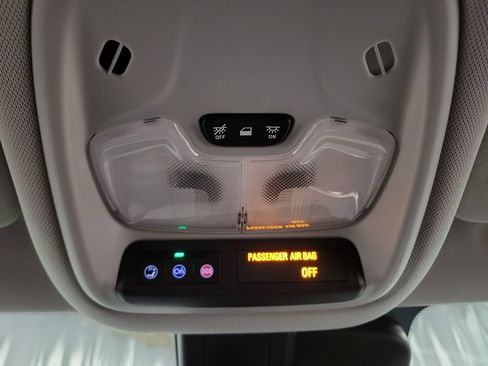 Used 2025 Chevrolet TrailBlazer LT FWD image 22