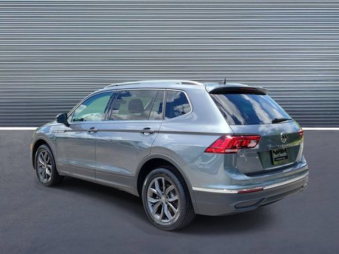 Used 2024 Volkswagen Tiguan SE FWD image 4