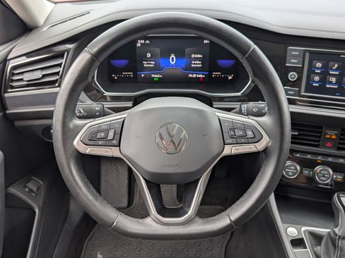 Used 2022 Volkswagen Jetta SE w/ Panoramic Sunroof Package FWD image 24