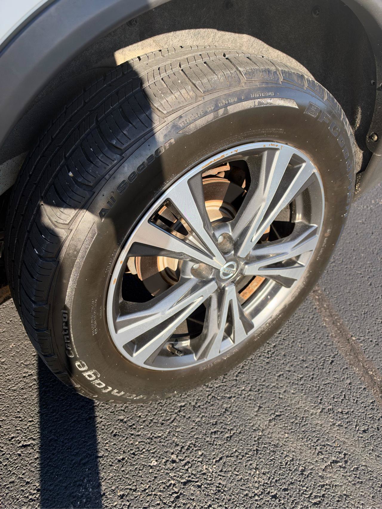 Used 2019 Nissan Rogue SV w/ Sun & Sound Touring Package AWD/4WD image 9