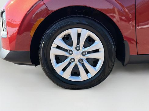 Used 2022 Kia Soul LX image 38