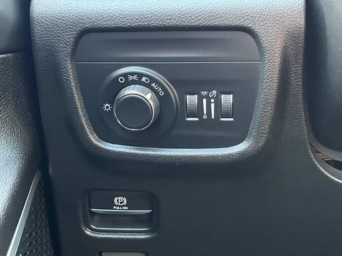 Used 2022 Jeep Grand Cherokee Altitude image 23