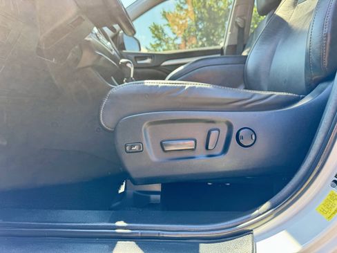 Used 2016 Toyota Highlander XLE w/ Protection Package #3 AWD/4WD image 19