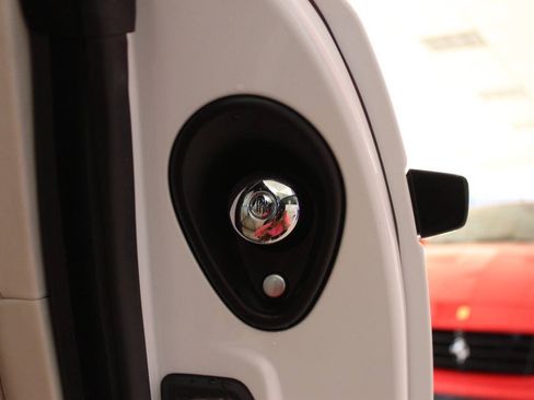Used 2019 Rolls-Royce Dawn RWD image 29