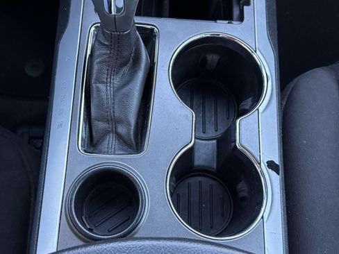 Used 2014 Ford Explorer XLT image 26