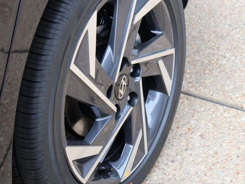 New 2026 Hyundai Elantra Limited image 12