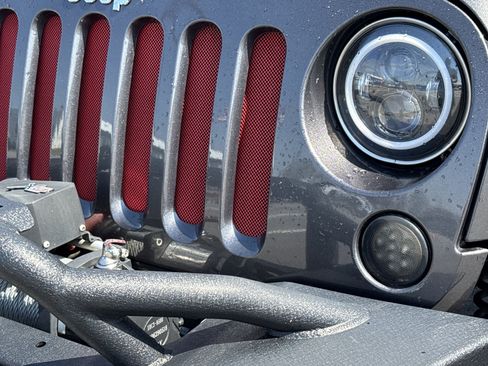 Used 2018 Jeep Wrangler Unlimited Sport w/ Connectivity Group image 6